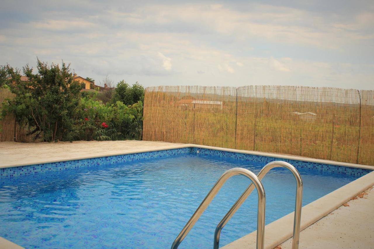 Apartman Robi Nova Vas  Buitenkant foto