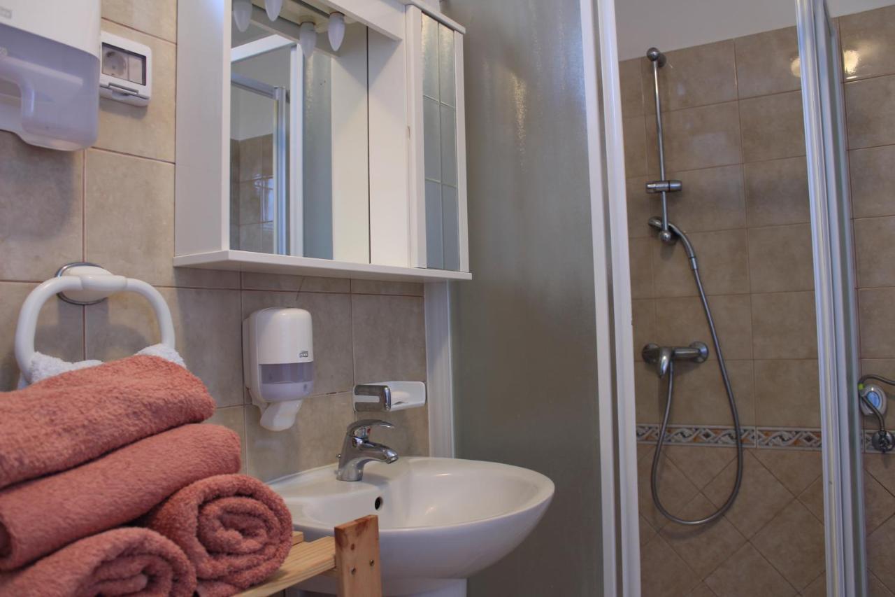 Apartman Robi Nova Vas  Buitenkant foto