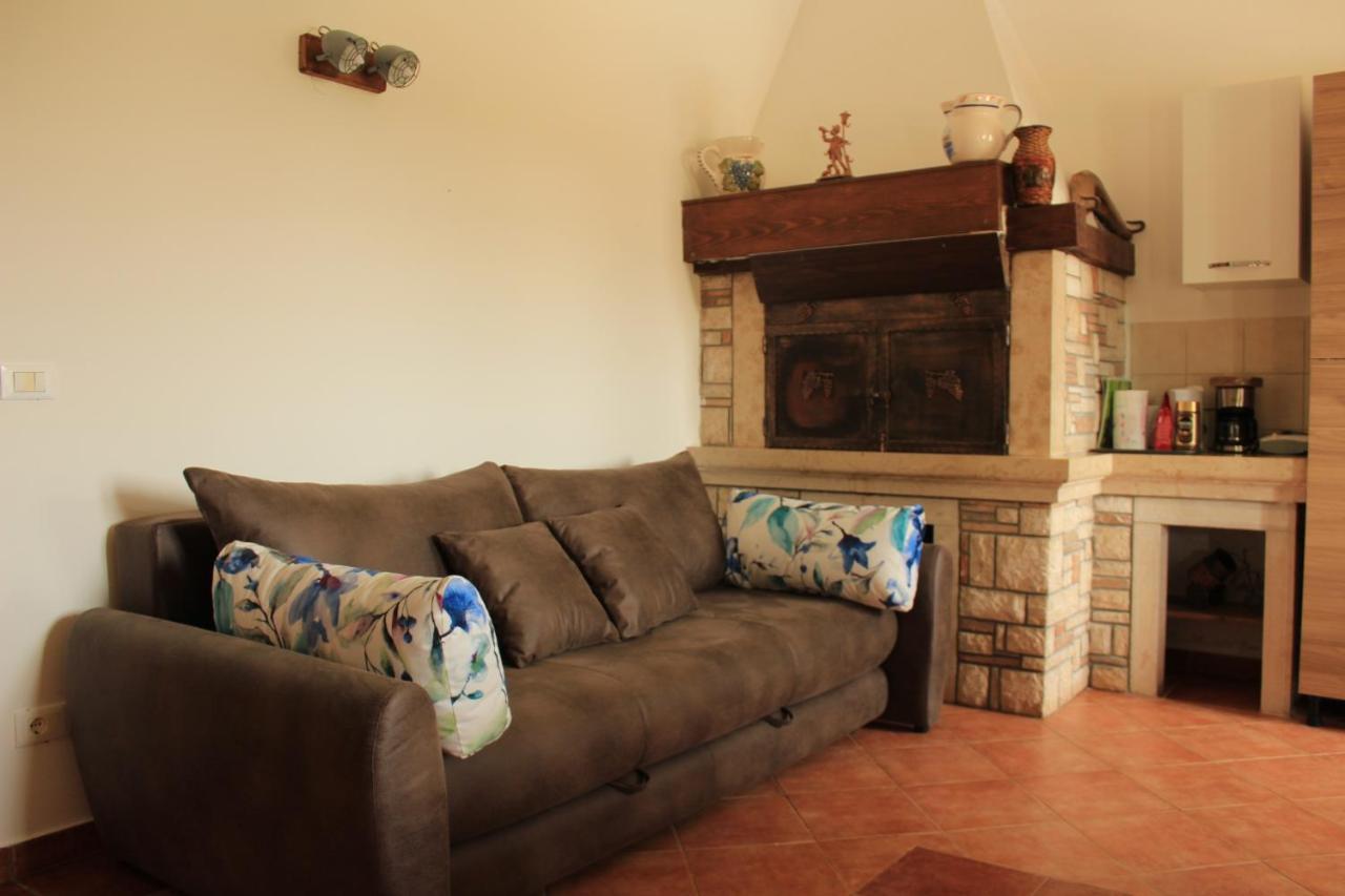 Apartman Robi Nova Vas  Buitenkant foto