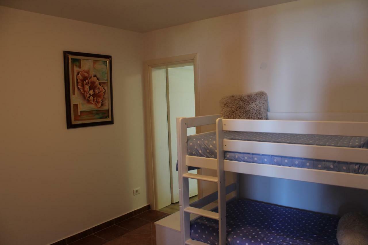 Apartman Robi Nova Vas  Buitenkant foto